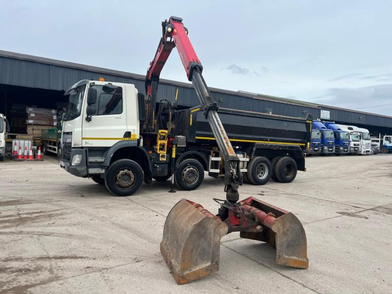 DAF TRUCKS CF 440 8X4 TIPPER GRAB 269,146 KM , AUTO , PALFINGER 