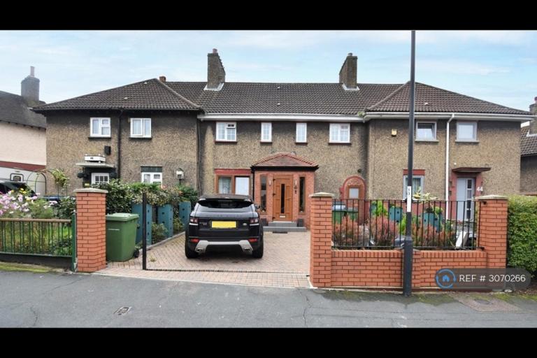 5 bedroom house in Froissart Road, London, SE9 (5 bed) (#3070266)
