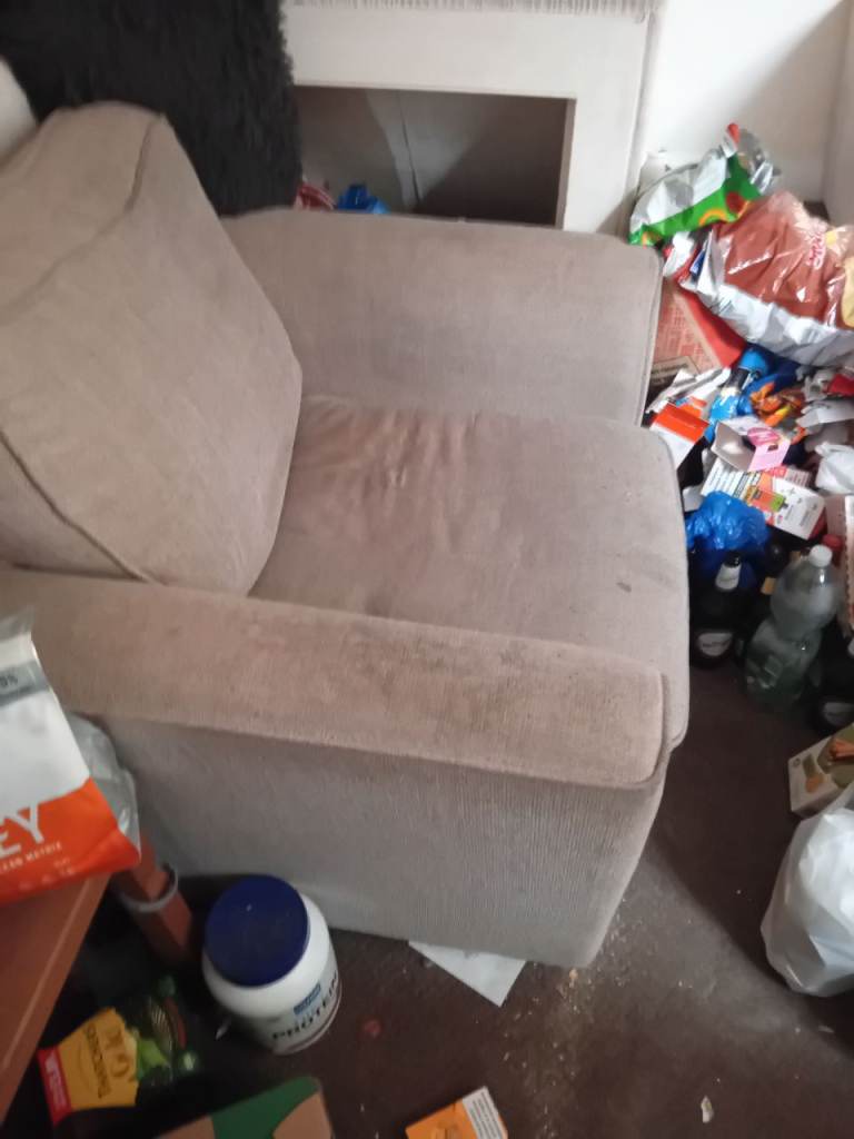 image for 2 seater settee x2 chairs