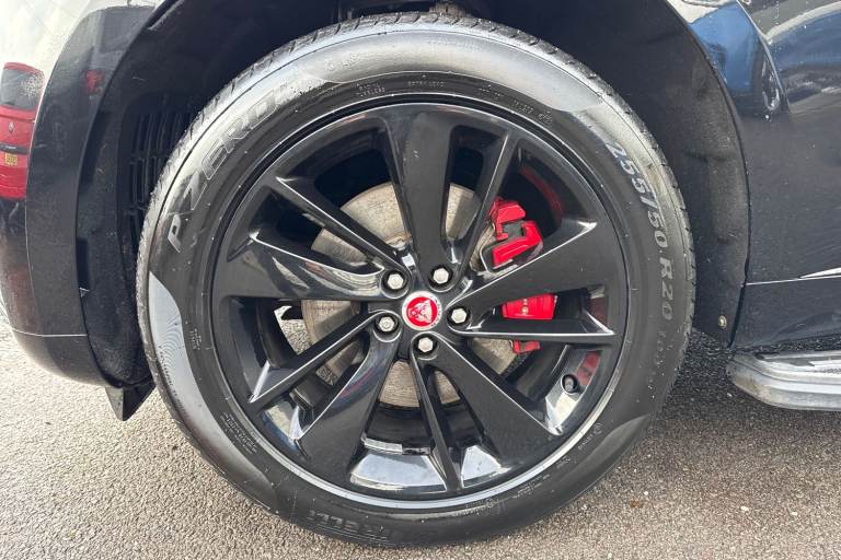 2023 Jaguar F-Pace 2.0 D200 MHEV R-Dynamic Black Auto AWD Euro 6 (s/s) 5dr SUV DIESEL Automatic