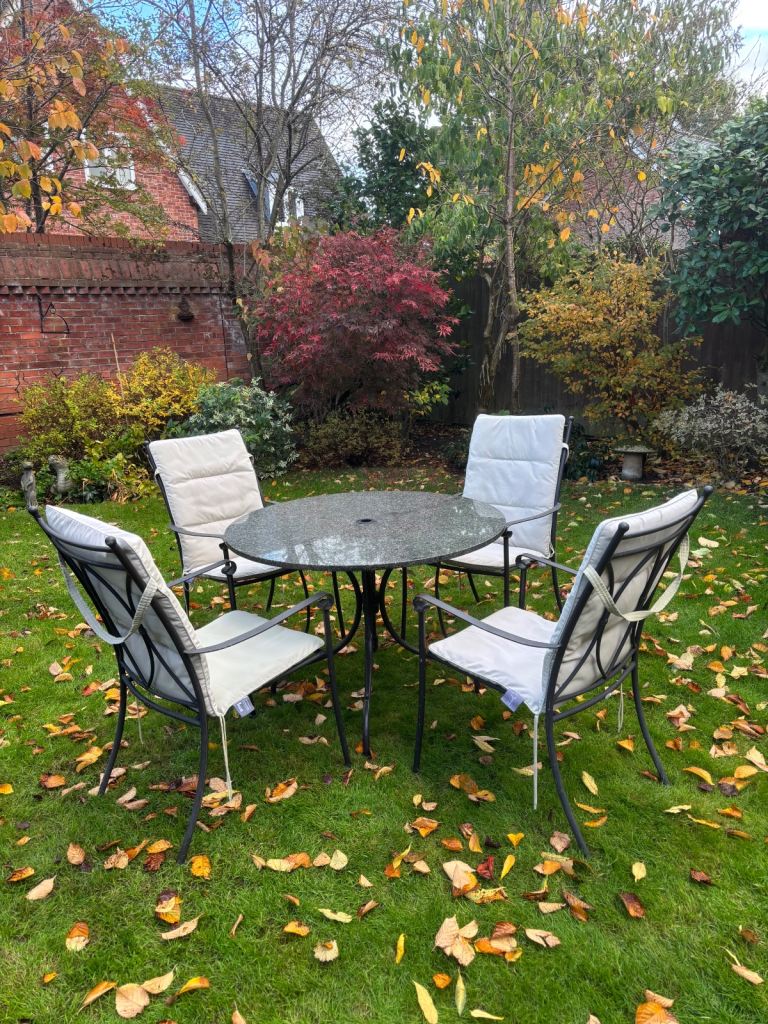 Garden Patio Table and chairs 