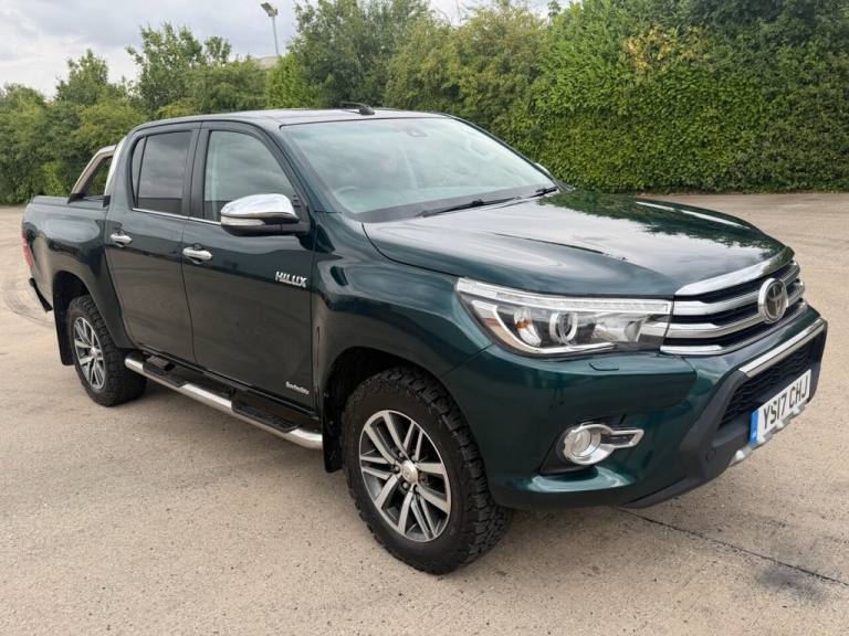 2017 Toyota Hilux 2.4 D-4D Invincible Pickup Double Cab 4dr Diesel Auto 4WD Euro 6 (TSS, 3.5t PIC...