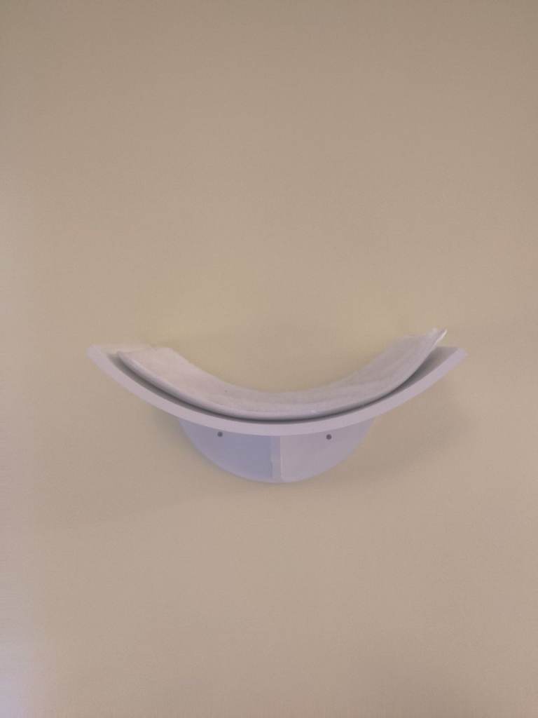 Wall mounted cat seat/bed