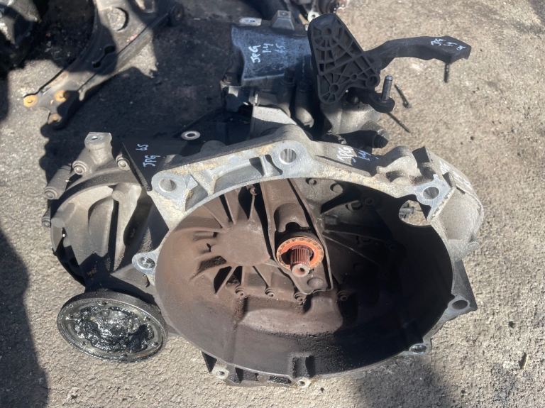 12 Vw Golf, Seat, Audi, Skoda 1.4tsi CAX 6speed Gearbox JPG, LHY, LNY