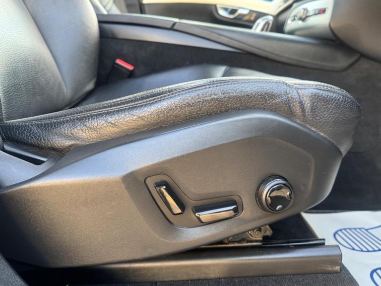 2017 Volvo XC90 2.0 T8 Hybrid Momentum Pro 5dr Geartronic ESTATE PETROL/ELECTRIC Automatic