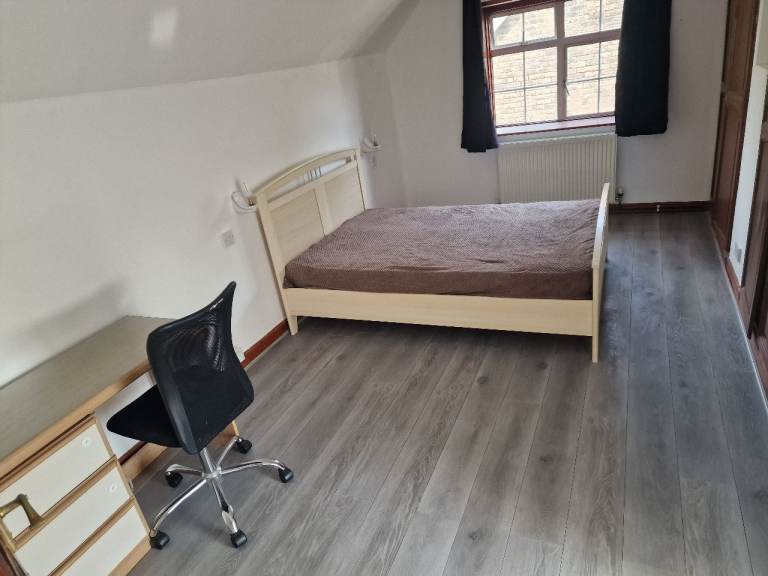 Double Room – £650 PCM – Bills Included – Three Bridges, Crawley