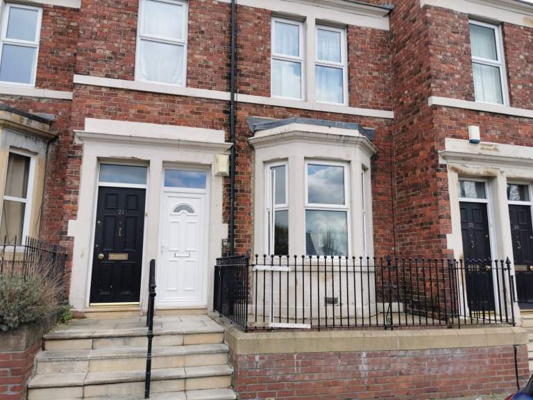 Two Bedroom Lower Flat available to rent in Bensham, Gateshead - Located on Bensham Crescent
