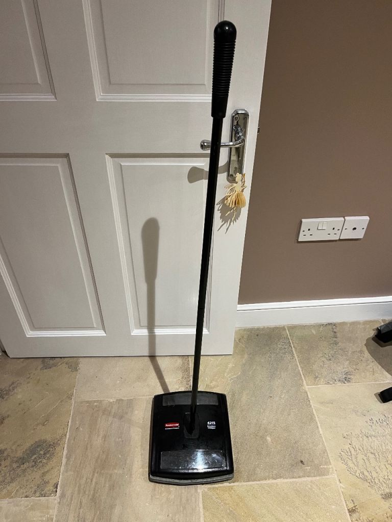 Rubbermaid mechanical floor and carpet sweeper