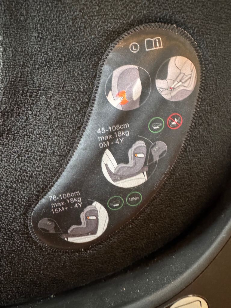 Cybex Sirona Z i-Size Car Seat + Base (Black)