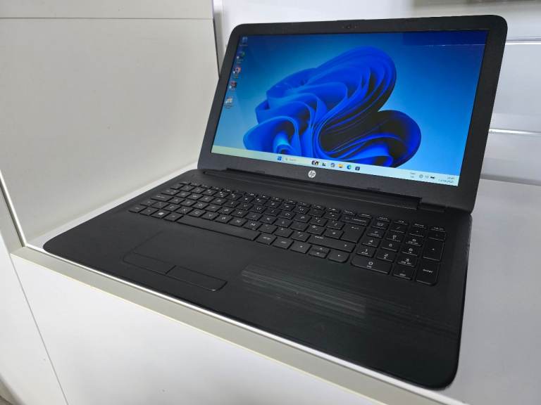 HP Pavilion 15-ay022 15inch laptop 8GB Ram, Win 11