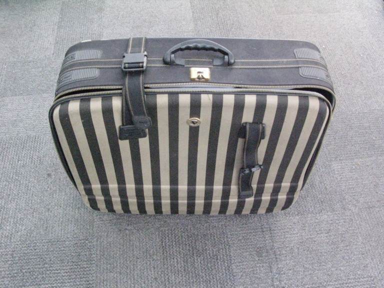 Large Suitcase . Size : H=66cm , W=80cm , D=27cm