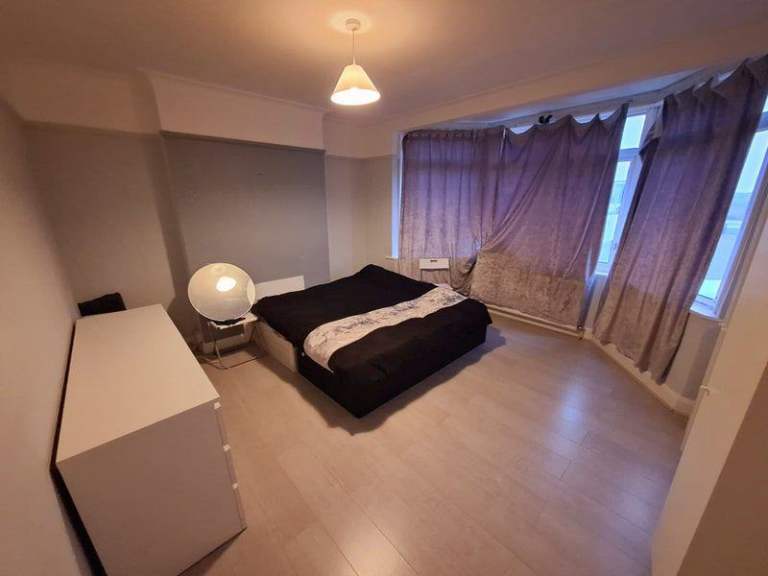 ♥️Cricklewood | Spacious Single Room | Close to Cricklewood Station 🏡