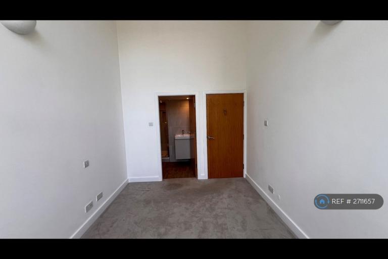 2 bedroom flat in Clarence Mill, Bollington, SK10 (2 bed) (#2711657)