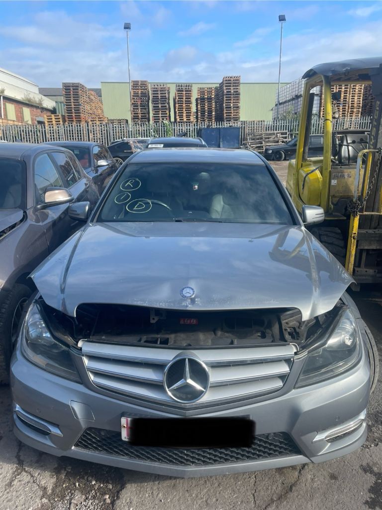 MERCEDES BENZ W204 S204 BREAKING FOR SPARES BUMPER WING MIRROR DOOR SLAMPANEL AIRBAG LIGHT RADPACK