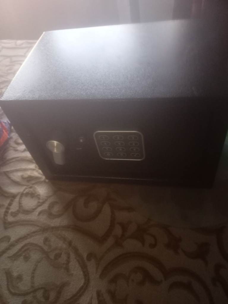 Black Digital Safe with Keypad – Good Condition
