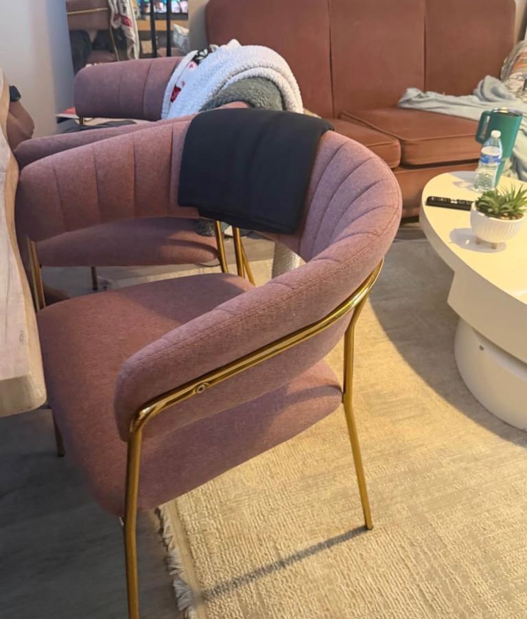 Dusty pink dinning chairs (6 available)