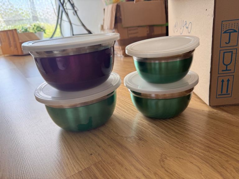 Set of 4 Stainless Steel Mixing Bowls with Lids