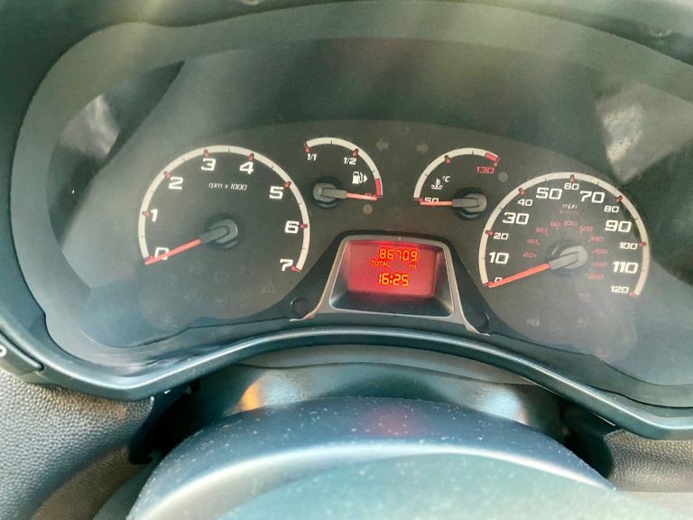 FORD KA BRAND NEW MOT NO ADVISORIES 86k MILES CLEAN CAR CHRISTMAS PRESENT