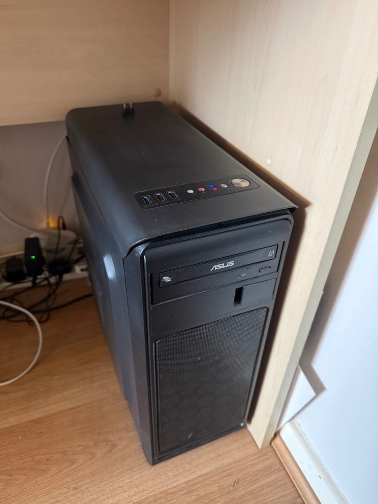 DESKTOP COMPUTER, INTEL i3-8100 CPU, 8GB DDR4 RAM, 240GB SSD + 1TB HDD