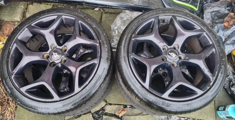 Ford focus mk2 bodykit and 18 inch snowflake alloy wheels x4
