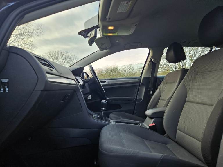 Volkswagen golf 1.6tdi bluemotion technology economy model estate £20 ayear tax FSH