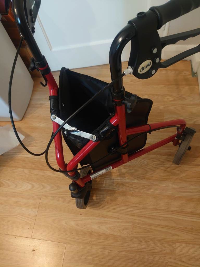 Tri-walker red ultra light weight with zip up bag