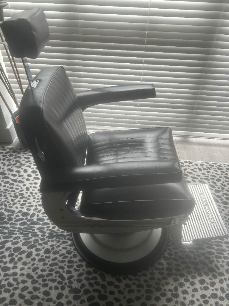 Belmont Vintage APOLLO Barbers chairs 