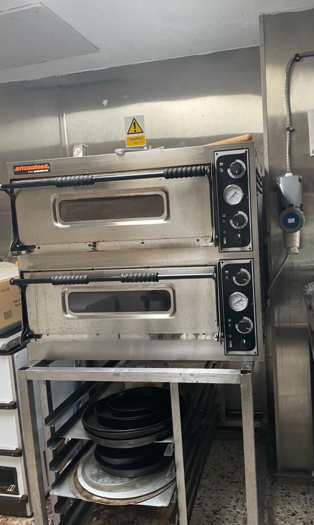 Oven Commercial for Pizza and Cakes