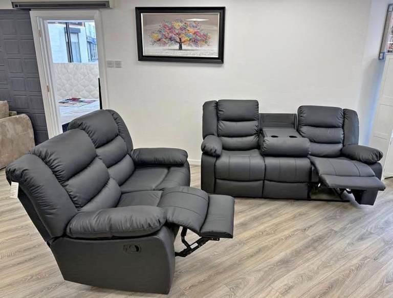 Recliner Sofa !! Brand New 3+2 seater Roma Recliner Black Leather Sofa Limited Stock Available