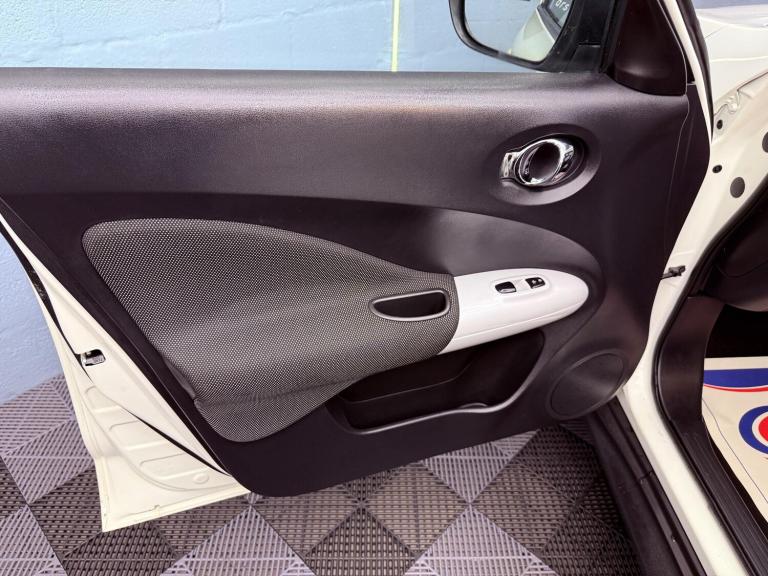 2015 Nissan Juke 1.2 DIG-T Acenta Premium Euro 6 (s/s) 5dr HATCHBACK Petrol Manual