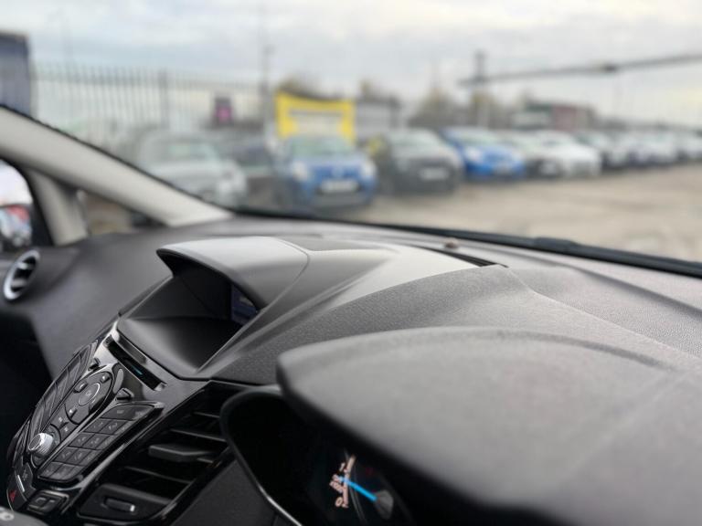 2016 Ford Fiesta 1.0 EcoBoost Zetec 5dr HATCHBACK PETROL Manual