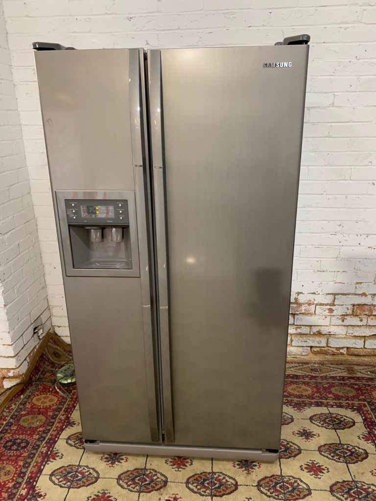 Samsung American Style Fridge Freezer – Silver