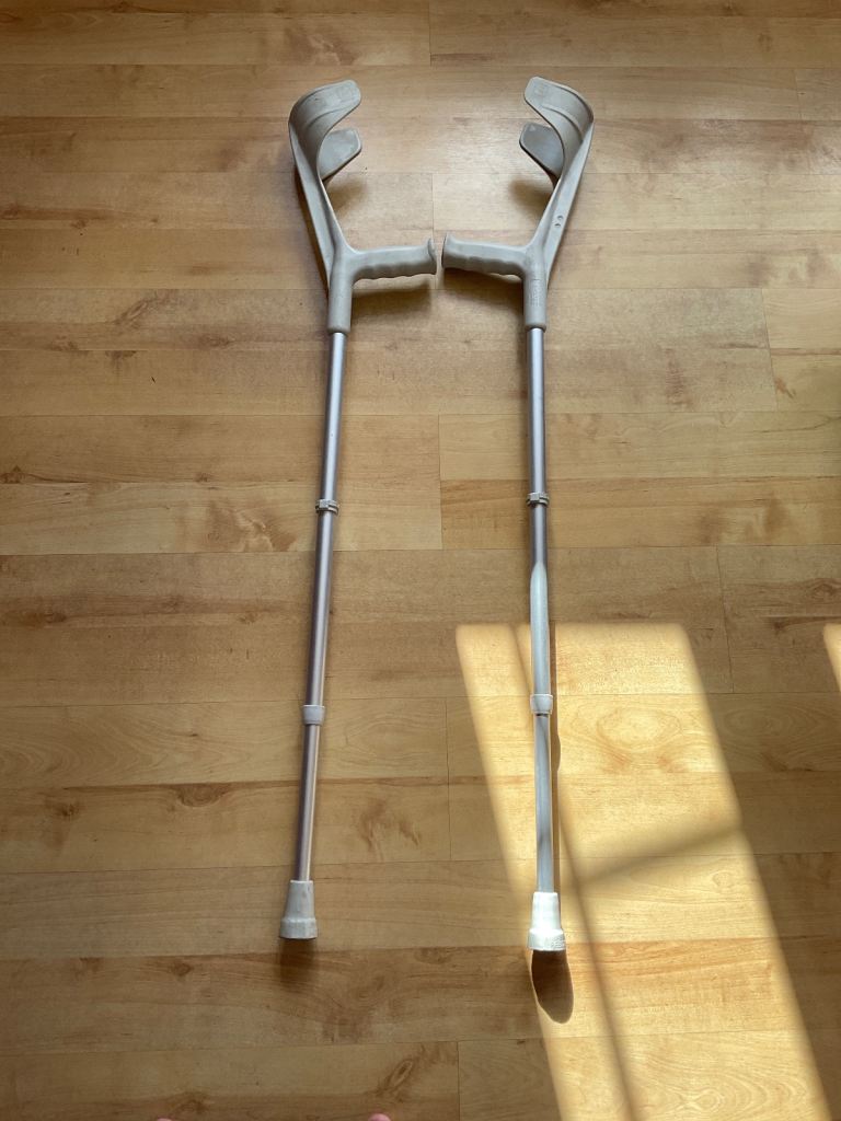 Rebotec adults adjustable crutches in grey (used)