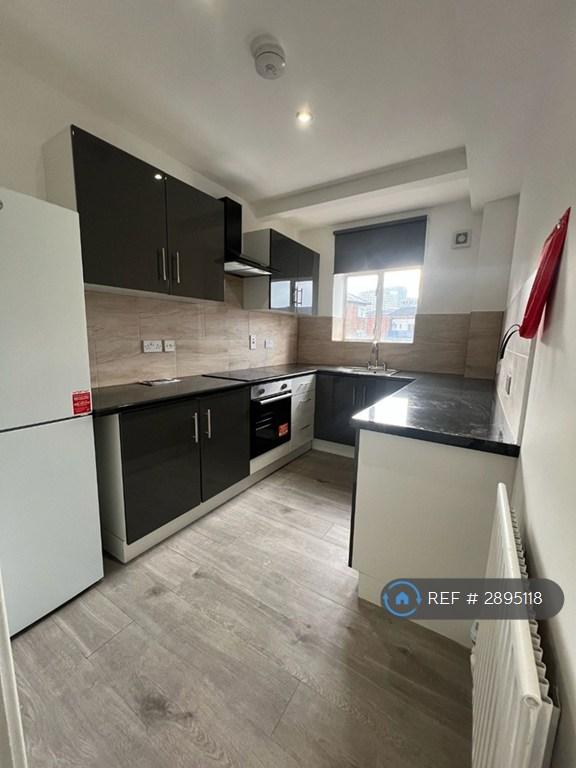3 bedroom flat in Padstow House, London, E14 (3 bed) (#2895118)