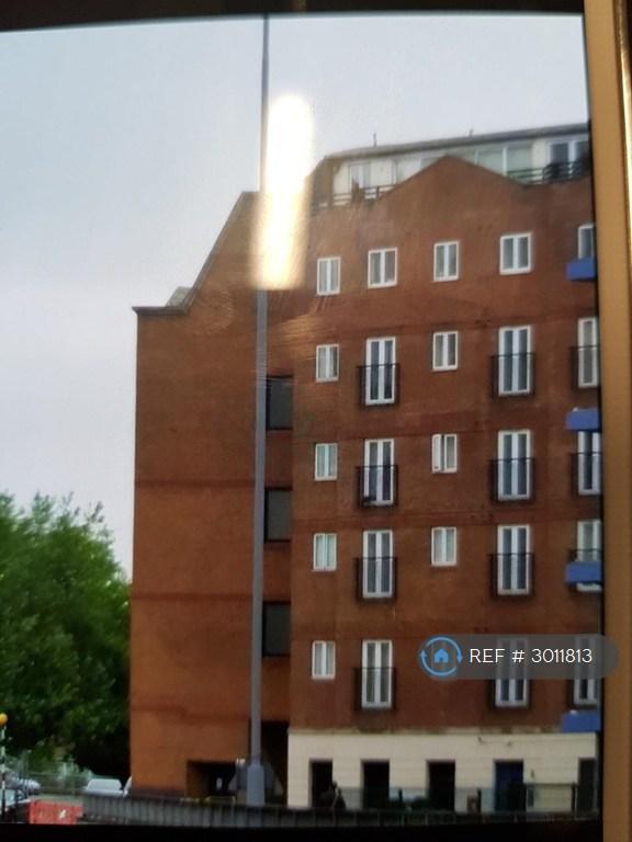 2 bedroom flat in Picture House, Reading, RG1 (2 bed) (#3011813)