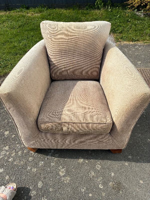 Beige arm chair 