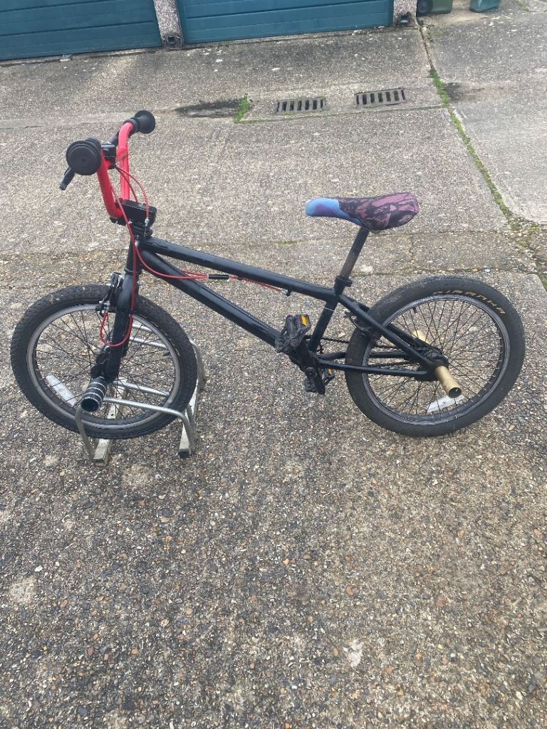 BMX bike with stunt pegs and Jiro 