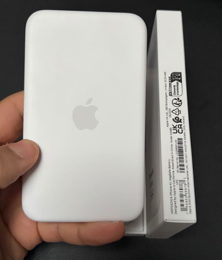 iPhone Air MagSafe battery