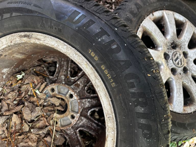 Vw 15” alloys with winter tyres 