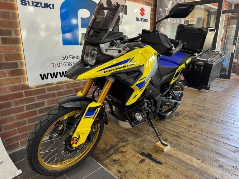 Stunning Yellow with Black Luggage DL1050DE Tour Edition