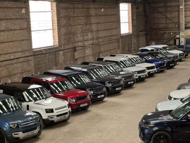 2022 Land Rover Defender 110 5.0 P525 V8 Auto 4WD Euro 6 (s/s) 5dr ESTATE Petrol Automatic