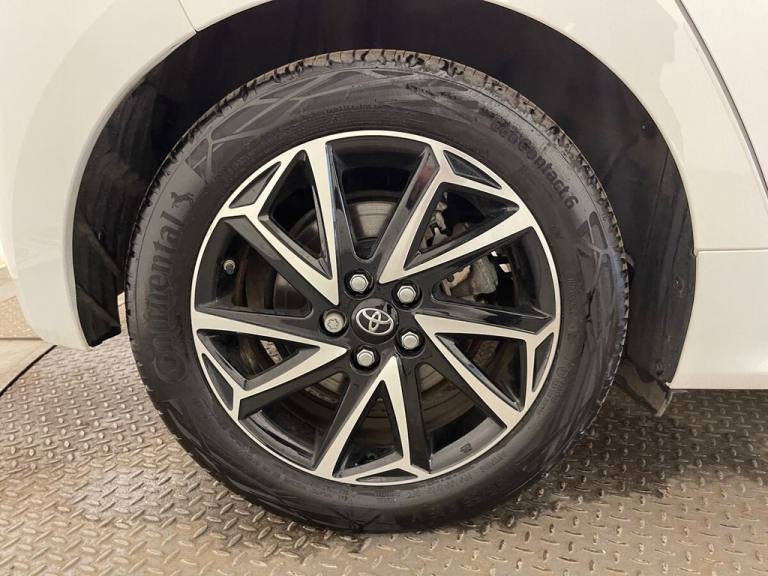 2022 Toyota Yaris 1.5 VVT-h Design Hatchback 5dr Petrol Hybrid E-CVT Euro 6 (s/s) (116 ps) Hatchb...