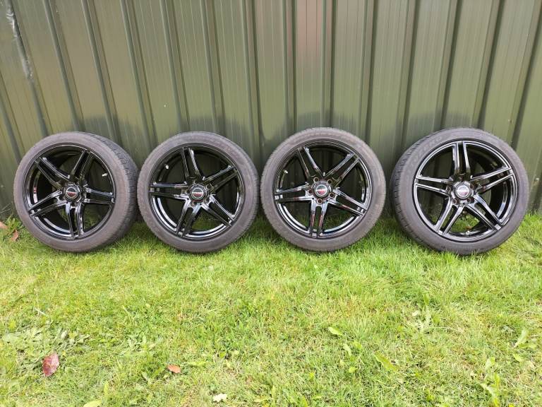 Borbet XRT 18” Gloss Black Alloy Wheels with Winter Tyres BMW 3 + Others