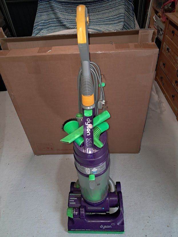 Dyson Absolute DC04 spares or repair.