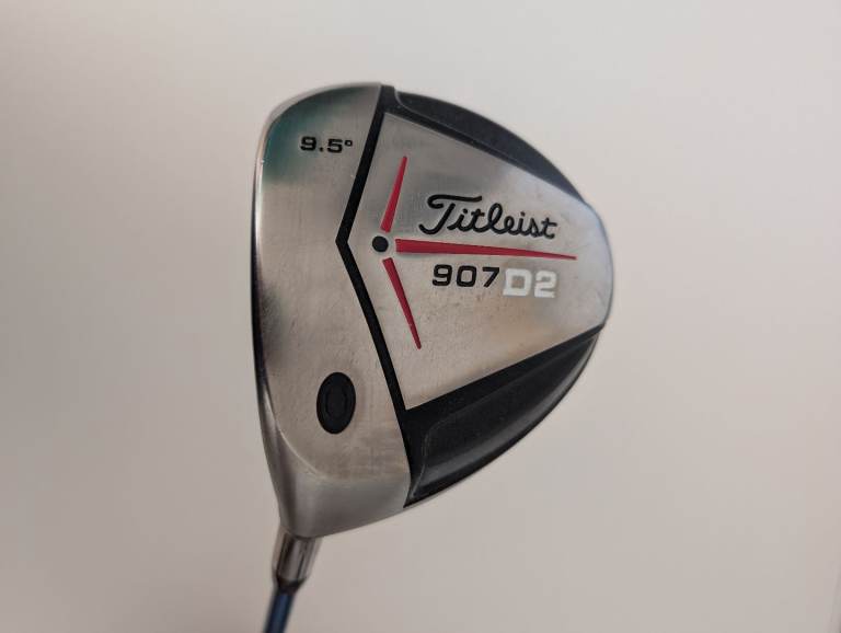 Left hand Titleist 907 D2 driver
