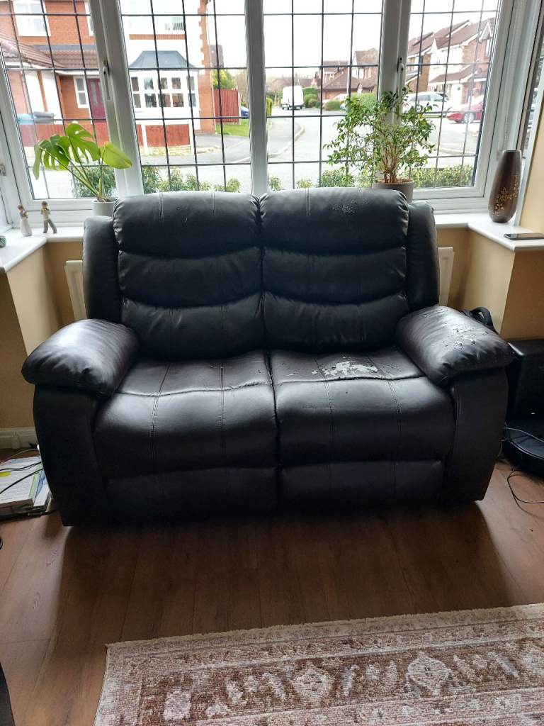 FREE 2-Seater Recliner Sofa – Fully Working – Peeling Leather