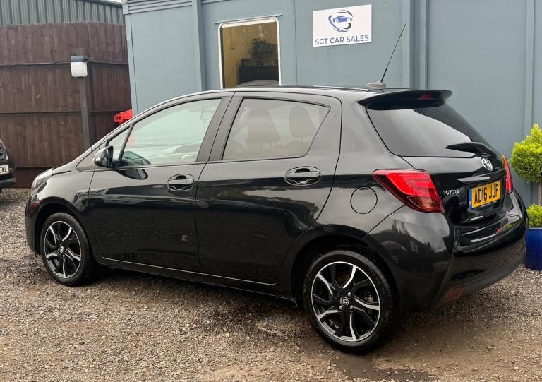 2016 Toyota Yaris 1.33 Dual VVT-i Design Euro 6 5dr HATCHBACK Petrol Manual