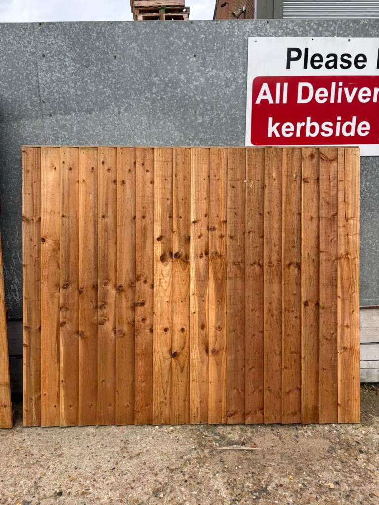 Closed board fence panels 
