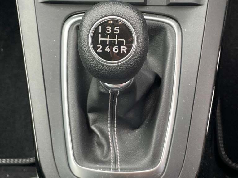 2024 Ford Puma 1.0 EcoBoost Hybrid mHEV Titanium 5dr HATCHBACK PETROL Manual