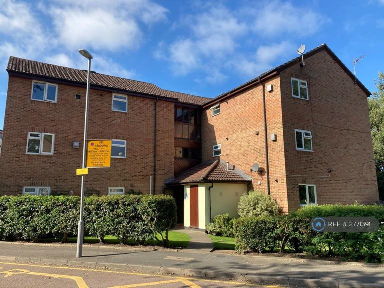 2 bedroom flat in Burney House, Chessington, KT9 (2 bed) (#2771391)